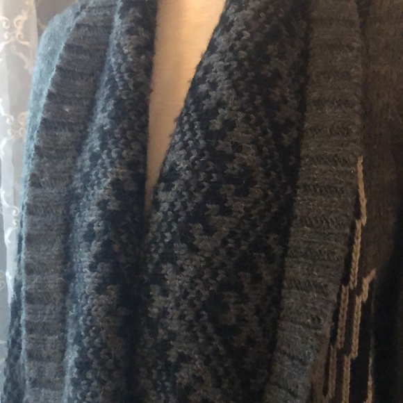 Amazing sweater coat from Line. Aztec pattern. - Picture 3 of 7